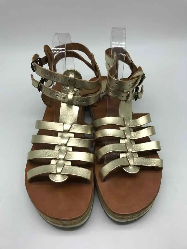 Pre-Owned Esiot Gold Size 41 Strappy Sandals