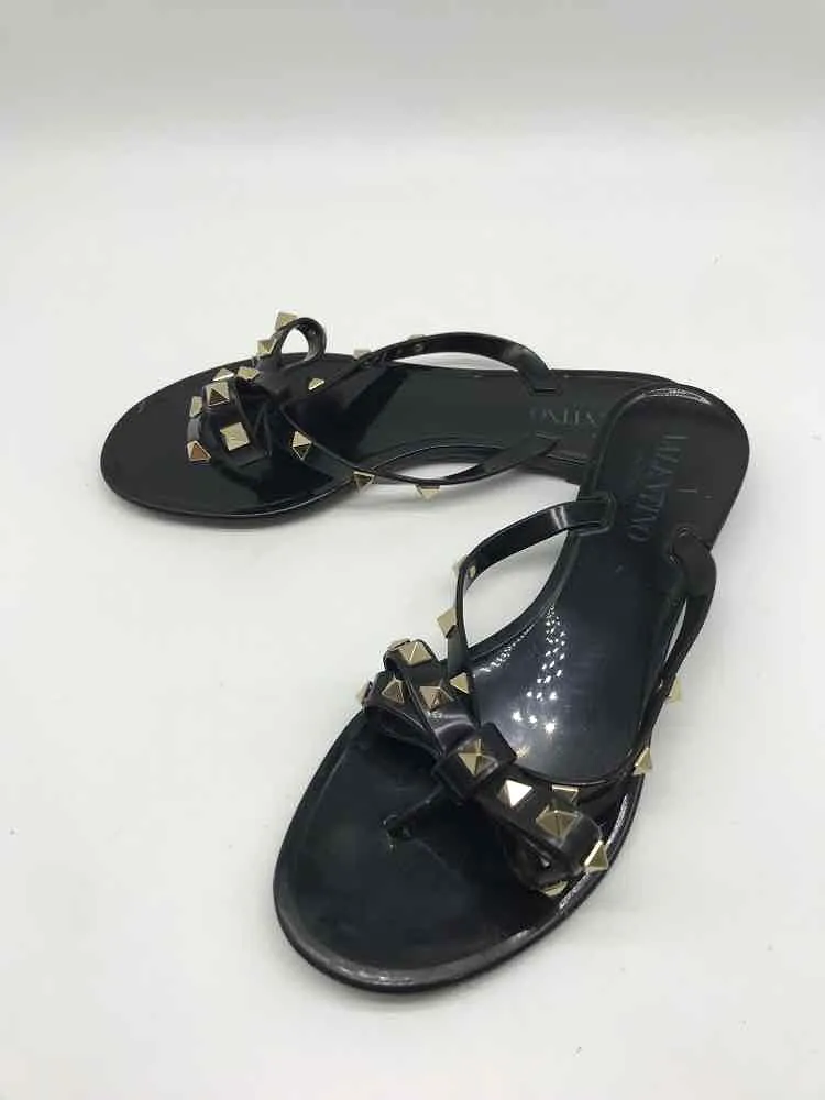 Pre-Owned Valentino Black Size 37 Flip Flop Sandals