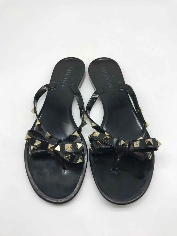 Pre-Owned Valentino Black Size 37 Flip Flop Sandals