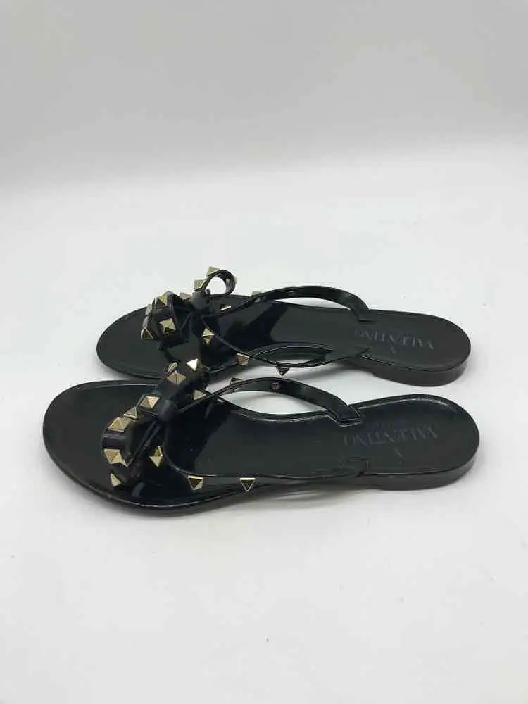 Pre-Owned Valentino Black Size 37 Flip Flop Sandals