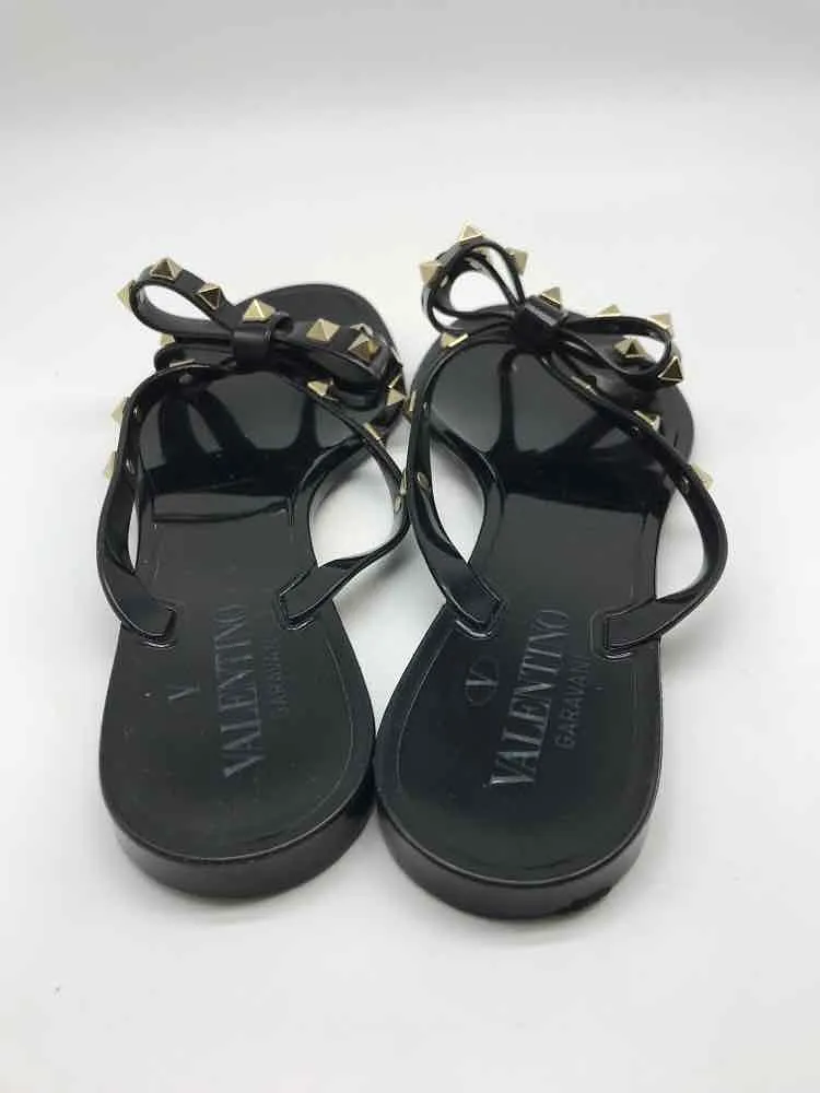 Pre-Owned Valentino Black Size 37 Flip Flop Sandals